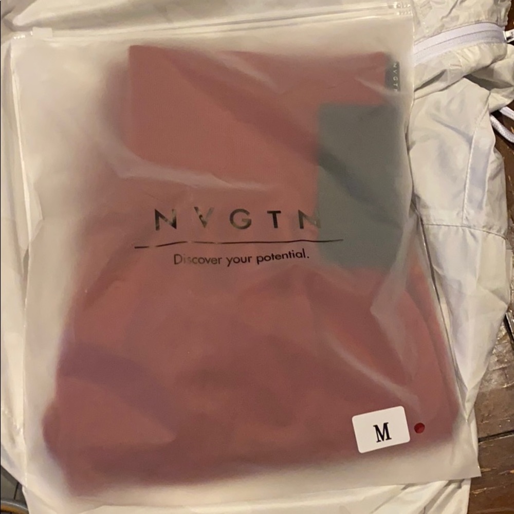 NVGTN solid seamless CARMINE